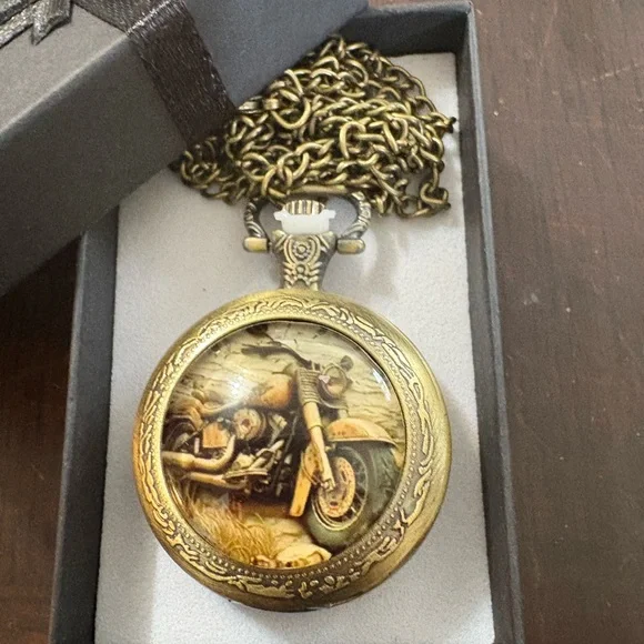 Vintage look Motorcycle Pocket Watch Pendant - Picture 4 of 14